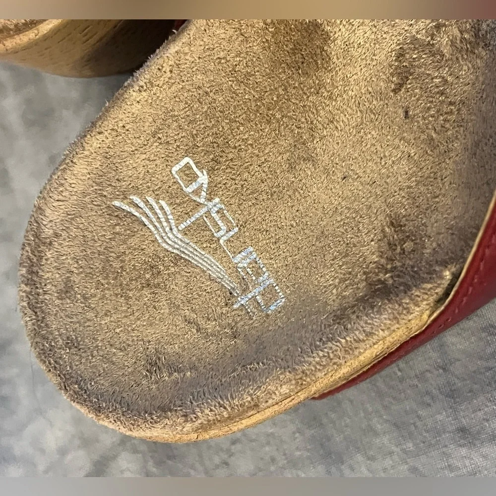 Red leather Dansko Leeann slide sandals- size 41 (10.5) - excellent condition